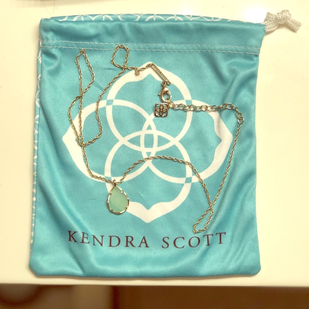 Kendra Scott kiri necklace